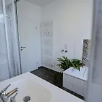 Raha Apartments - Ruhige Und Charmante Wohnung - Nah Hauptbahnhof - Balkon - Vollausstattung *