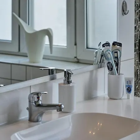 Hbf - Bahnhof * ארפורט